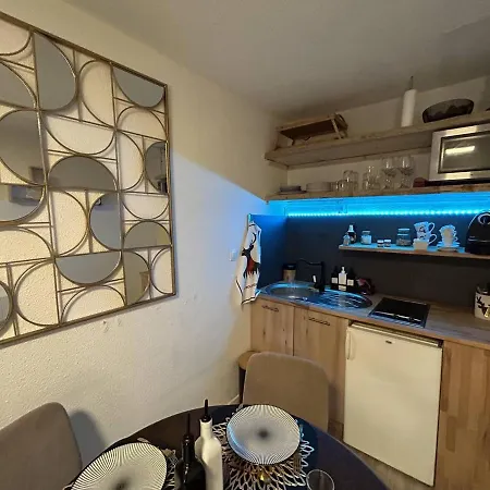 Renove 4 Pers Avec Jardinet Et Acces Parking - Coeur De Station - Fr-1-592-64 Apartment